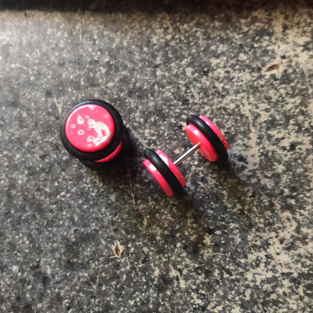 Fake ear gauges